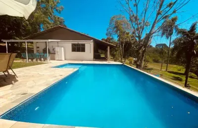 St00012 - sitio com 3 casas e excelente topografia , otima localização e documentação ok!