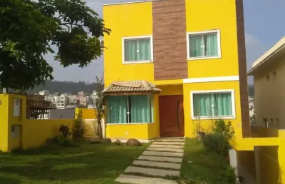 Linda casa disponível para locaçāo no new ville sao 380m 04 suites sendo 01 master