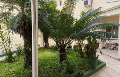 Casa disponível para locação no condomínio tarumã santana de parnaíba são 04 quartos