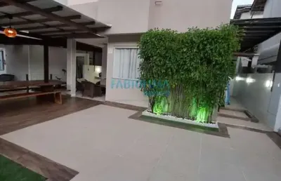 Casa 4/4, sendo 3 suítes, condomínio fechado, abrantes, estrada do côco