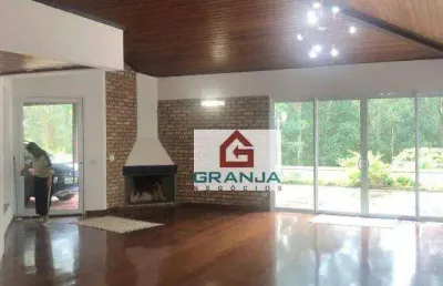 Casa terrea com 3 suítes em terrenos de 2.000 em condominio