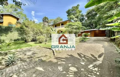 Cond. jardim colibri - rústica, avarandada, c/ 3 dorms, quintal e muito jardim! venda, 150 m² por r$ 920.000 - jardim colibri - cotia/sp