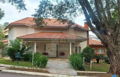 Casa térrea de esquina em frente à praça — condomínio são paulo ii, granja viana