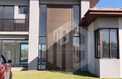 Casa nova e nunca habitada dentro do complexo iberostar. condomínio vila. acesso direto às praias. litoral norte da bahia.