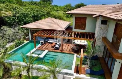 Praia bella, em praia do forte, litoral norte da bahia. casa a venda por r$5.750.000,00. localização privilegiada em lote ao lado e nos fundos.