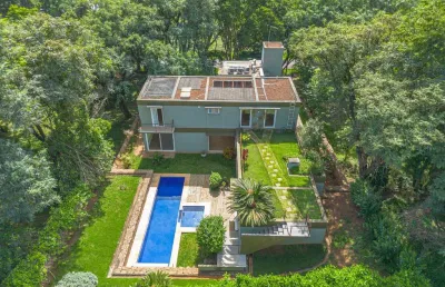 Casa no condomínio condomínio fazenda serrazul para venda com 4 quartos, sendo 2 suítes, 520m²