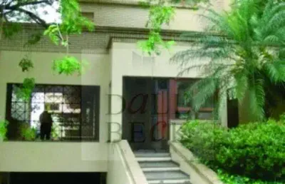Casa de condomínio sobrado para venda tem 385 metros quadrados com 4 quartos