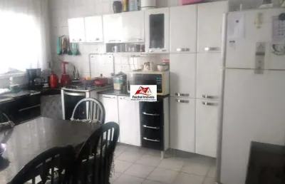 Casa térrea com terreno de 6x24m² com 2 dorm. 1 banheiro, churrasqueira, quintal e 2 vagas. docs ok. valor 530.000,00 - v. regente feijo/sp