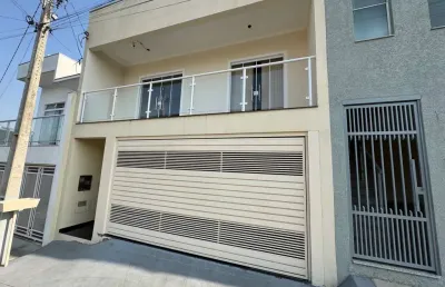 Residência impecável à venda em bragança paulista-sp, 3 quartos, 1 suíte, 2 salas, 2 vagas de garagem, 145m².