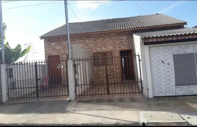 Casa com 2 quartos à venda na rua antônio ribeiro, 01, cidade planejada ii, bragança paulista, 50 m2 por r$ 260.000