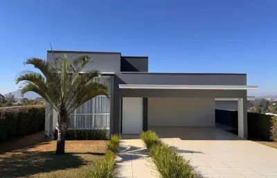 Linda casa à venda em bragança paulista-sp, condomínio jardim flamboyan: 3 quartos, 3 suítes, 2 salas, 4 vagas, 235 m².