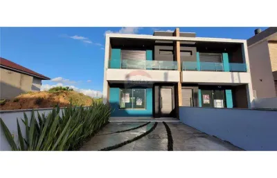 Casa com 3 quartos à venda na Rua Ana Abruzzi, 65, Mário Quintana, Porto Alegre