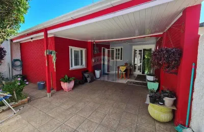 Casa com 2 quartos à venda na Rua Flaviano Moraes Monroe, 543, Jardim Algarve, Alvorada