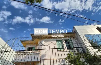 Casa com 4 quartos para alugar no São Geraldo, Porto Alegre 