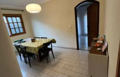 Casa térrea à venda no bosque dos eucaliptos com 3 quartos + edícula e 190 metros.