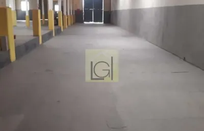Barracão comercial para locação em itu-sp, vila bandeirantes: 1 sala, 2 banheiros, 4 vagas e 900m² de área.