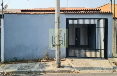 Casa com excelente localização casa com piscina 03 dormitorios sendo 01 suite com closet
