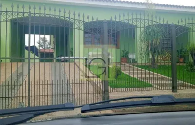 Imperdível casa à venda no centro de elias fausto-sp, com 3 quartos, suíte, 2 salas, 3 banheiros, 10 vagas e 222m²!