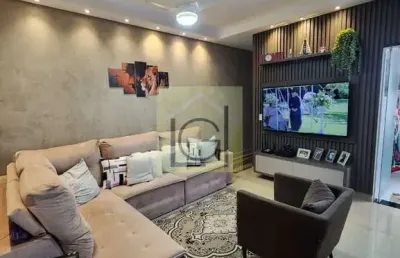 Casa à venda em itu-sp, jardim estância bom viver: 2 quartos, 1 suíte, sala ampla, 2 vagas de garagem e 140m² de área.