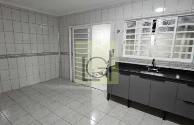 Casa para locação na vila ianni em itu-sp: 3 quartos, 2 salas, 3 banheiros, 2 vagas de garagem, 162,50 m² de área.