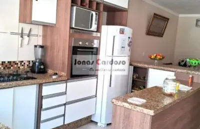Casa para venda na vila suissa, com 3 quartos, aceita financiamento, espaço gourmet conta com churrasqueira, por apenas r$:800 mil. mogi das cruzes .