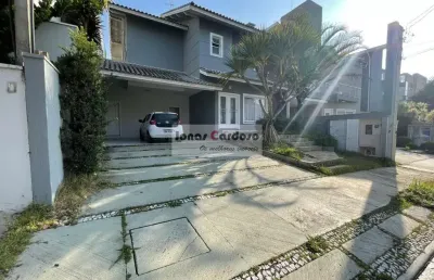 Sobrado a venda de alto padrão todo planejado, no cond, real park, vila oliveira, com 3 salas, 3 suites, cozinha planejada, estuda permuta por carro.