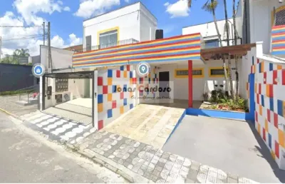 Salas comerciais em excelente região, na vila oliveira.