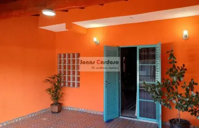 Casa  assobradada à venda na vila brasileira em mogi das cruzes. com 2 quartos, 1 suíte, área gourmet com churrasqueira, 2 vagas, 99 m² de construção.