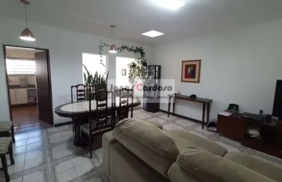 Casa térrea à venda na vila natal, mogi das cruzes. com 4 quartos, sala ampla , 3 banheiros, 6 vagas, 171,60 m² de área. venha conferir!