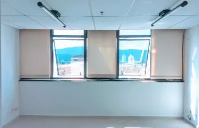 Sala comercial de alto padrão no centro de mogi das cruzes-sp: 1 sala, 2 banheiros, 1 vaga de garagem, 37m² de área. por r$: 3.200,00 mensais.