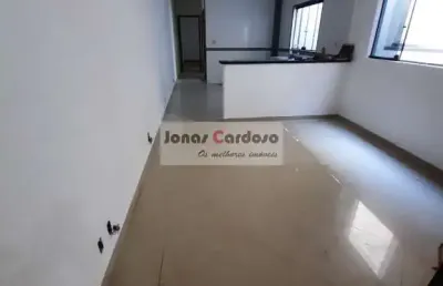 Alugue agora esta incrível casa com 2 quartos e 2 vagas coberta, cozinha ampla conceito aberto, região de brás cubas em mogi das cruzes!