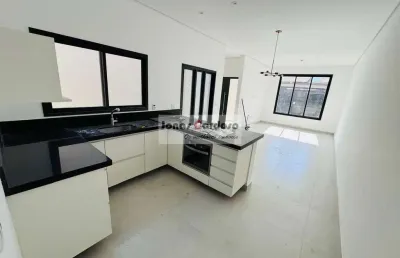Casa térrea para locação em mogi das cruzes-sp, na vila mogilar, com 2 quartos, 1 sala, 2 banheiros.