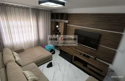 Casa em condomínio à venda em localização privilegiada - 3 quartos, 1 suíte, 1 sala, 2 banheiros, 3 vagas de garagem. por $ 750 mil.