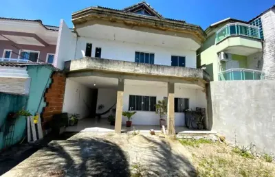 Casa em condomínio fechado com 3 quartos à venda na rua jornalista luiz eduardo lobo, vargem pequena, rio de janeiro, 300 m2 por r$ 550.000