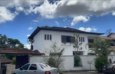 Casa em condomínio fechado com 6 quartos à venda na estrada pau-ferro, pechincha, rio de janeiro, 1000 m2 por r$ 1.590.000