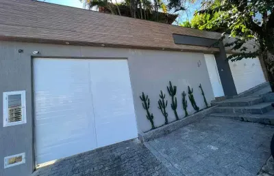Casa em condomínio fechado com 4 quartos à venda na rua timboaçu, jacarepaguá, rio de janeiro, 550 m2 por r$ 1.850.000