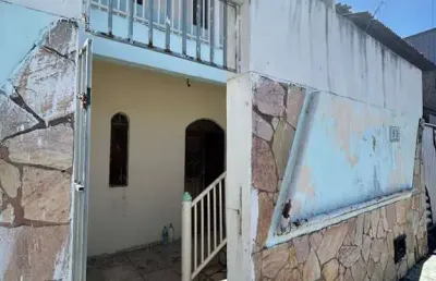 Casa duplex à venda e locação localizada no parque ipê, cidade nova em feira de santana