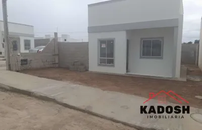 Casa para locação no condominio reserva das pitombeiras localizada no bairro campo limpo em feira de santana