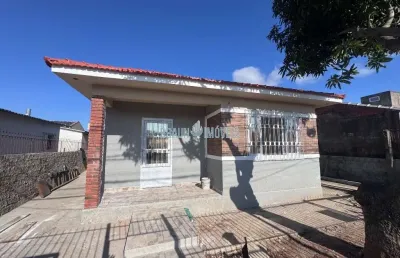 Casa de 3 dormitórios sendo 1 suite  em cachoeirinha em excelente localização na parada 56.