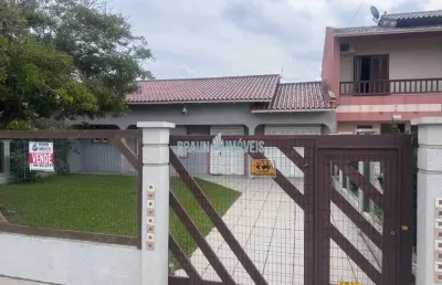 Vendo casa mobiliada com 5 quartos no centrinho do nova tramandaí.. casa com amplo patio e quartos com splits diaria de verao 650,00 51.981822777
