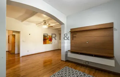 Sobrado a venda e  locação com 212m², 4 dormitórios, 2 suítes e 2 vagas no brooklin