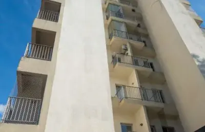 'espaçosa cobertura duplex de 3 dormitórios e duas vagas de garagem: seu novo lar perto de tudo!'