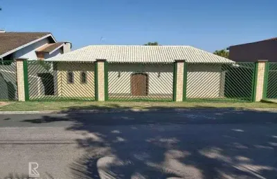 Atibaia - casa de alto padrão com 4 dormitórios sendo 2 suítes, piscina, area gourmet  e 10 vagas a venda
