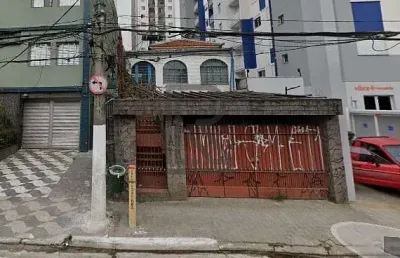 Oportunidade imperdível: casa antiga em localização estratégica com potencial comercial!
