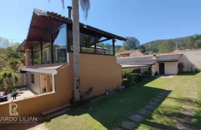 'luxuoso sobrado ao lado do saint moritz country club com piscina aquecida e área gourmet em mairiporã'