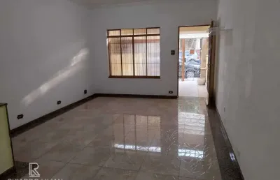 Casa com 2 dormitorios e uma vaga de garagem na mooca. a venda!!!