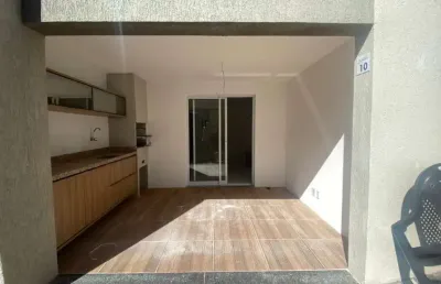 Casa em condomínio à venda em imbassai, mata de são joão-ba: 2 quartos, 2 suítes, 1 sala, 3 banheiros, 2 vagas, 65m².
