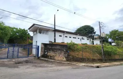 Galpão comercial de alto padrão para locação em salvador-ba, bairro pirajá: 3 salas, 6 banheiros, 15 vagas de garagem, 450m².
