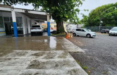 Aluguel de loja comercial com 6 salas, 4 banheiros e 50 vagas de garagem em pernambués, salvador-ba!