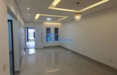 Casa com 3 quartos para alugar no Cardeal, Elias Fausto 